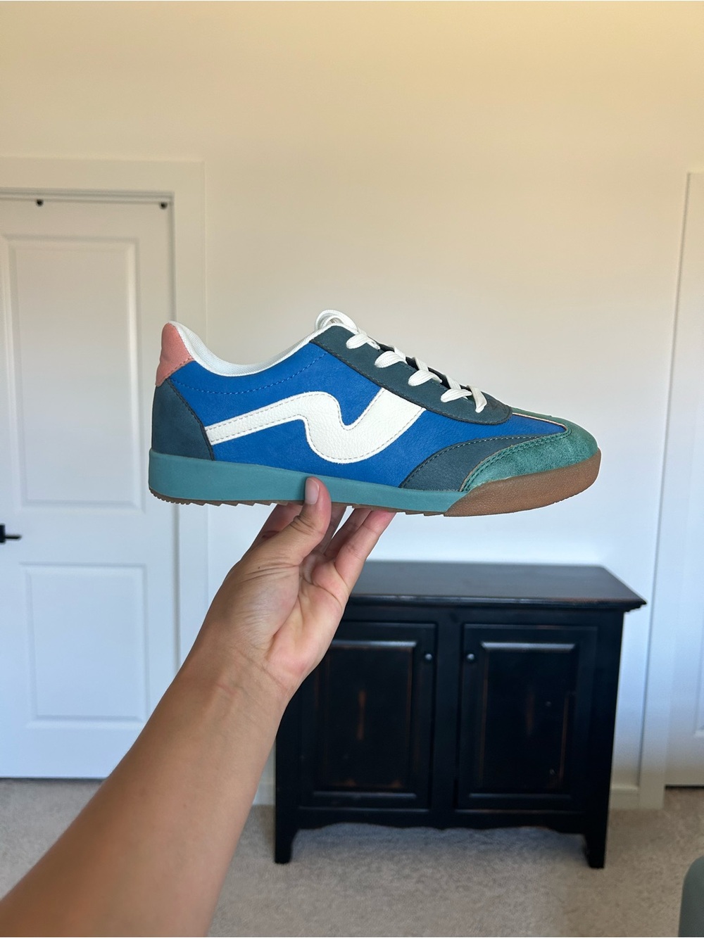 Brand new Women’s Blue and Teal Retro Runner Sneakers - Brand Unspecified